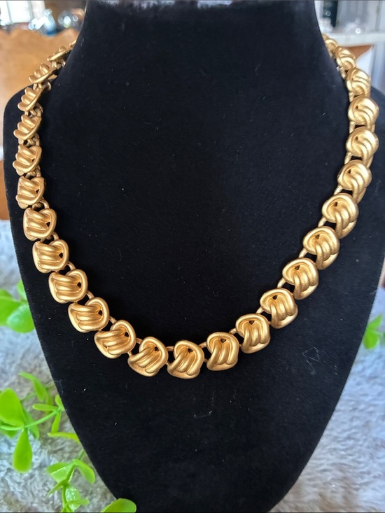 Jewelry - Gold Tone Knot Link Necklace - Women's Fashion Jewelry
